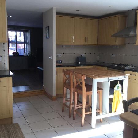 6 Beili Priory Apartman Abergavenny Kültér fotó