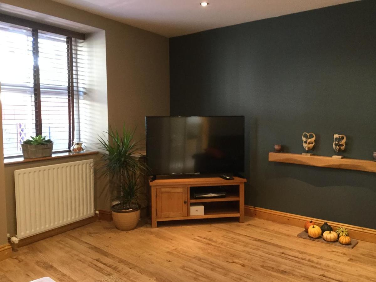 6 Beili Priory Apartman Abergavenny Kültér fotó