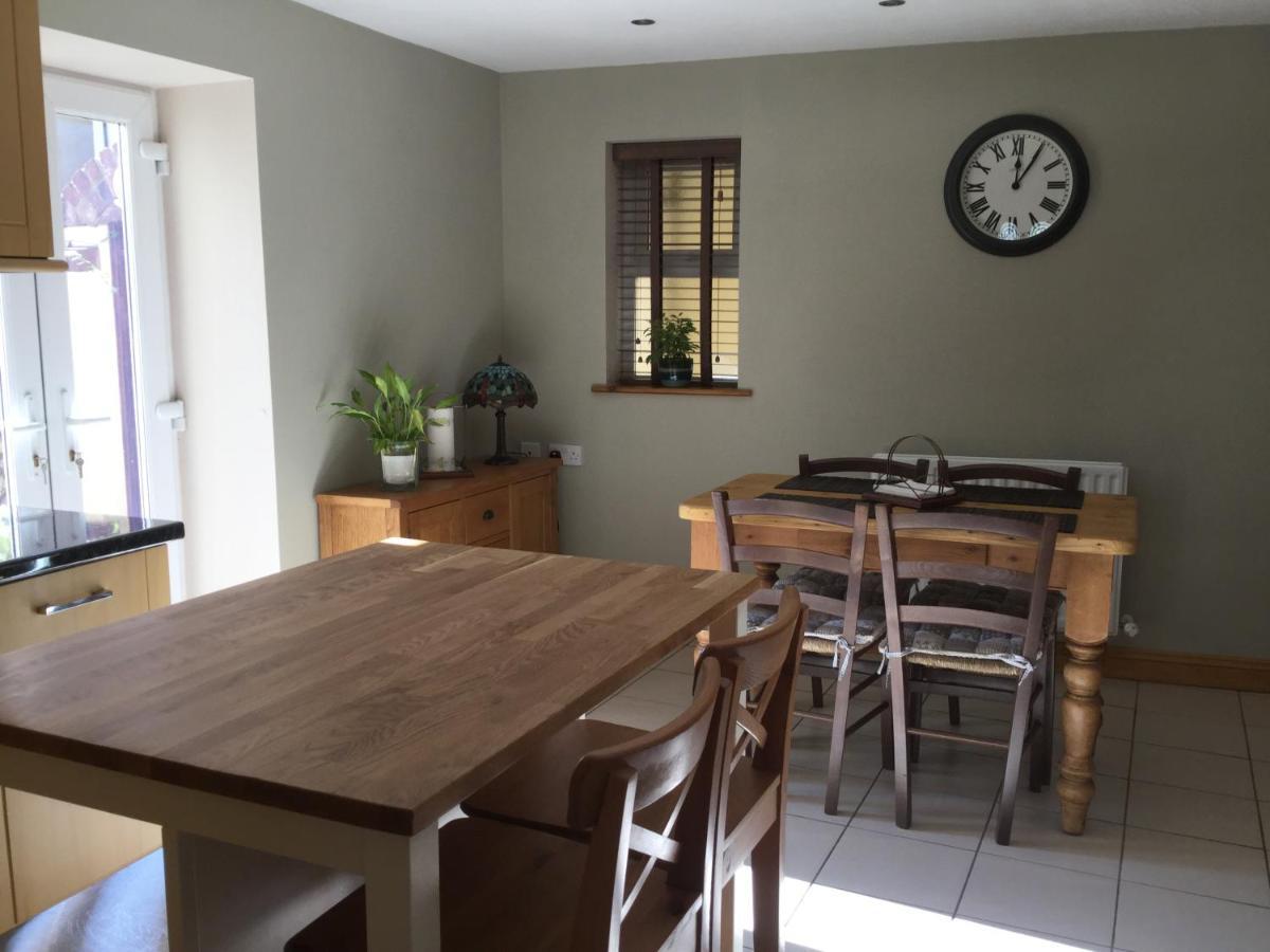 6 Beili Priory Apartman Abergavenny Kültér fotó