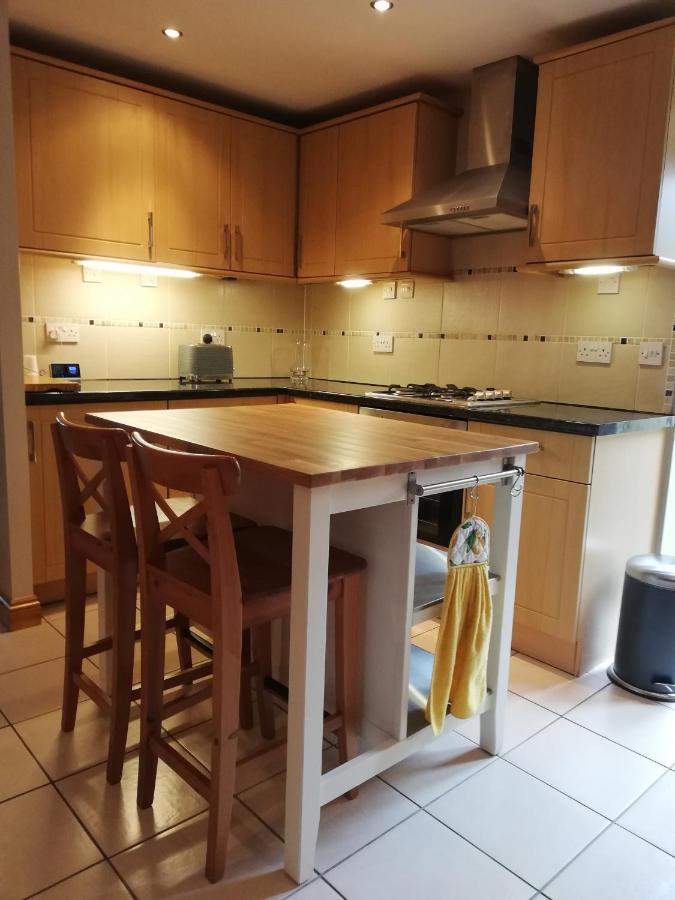 6 Beili Priory Apartman Abergavenny Kültér fotó