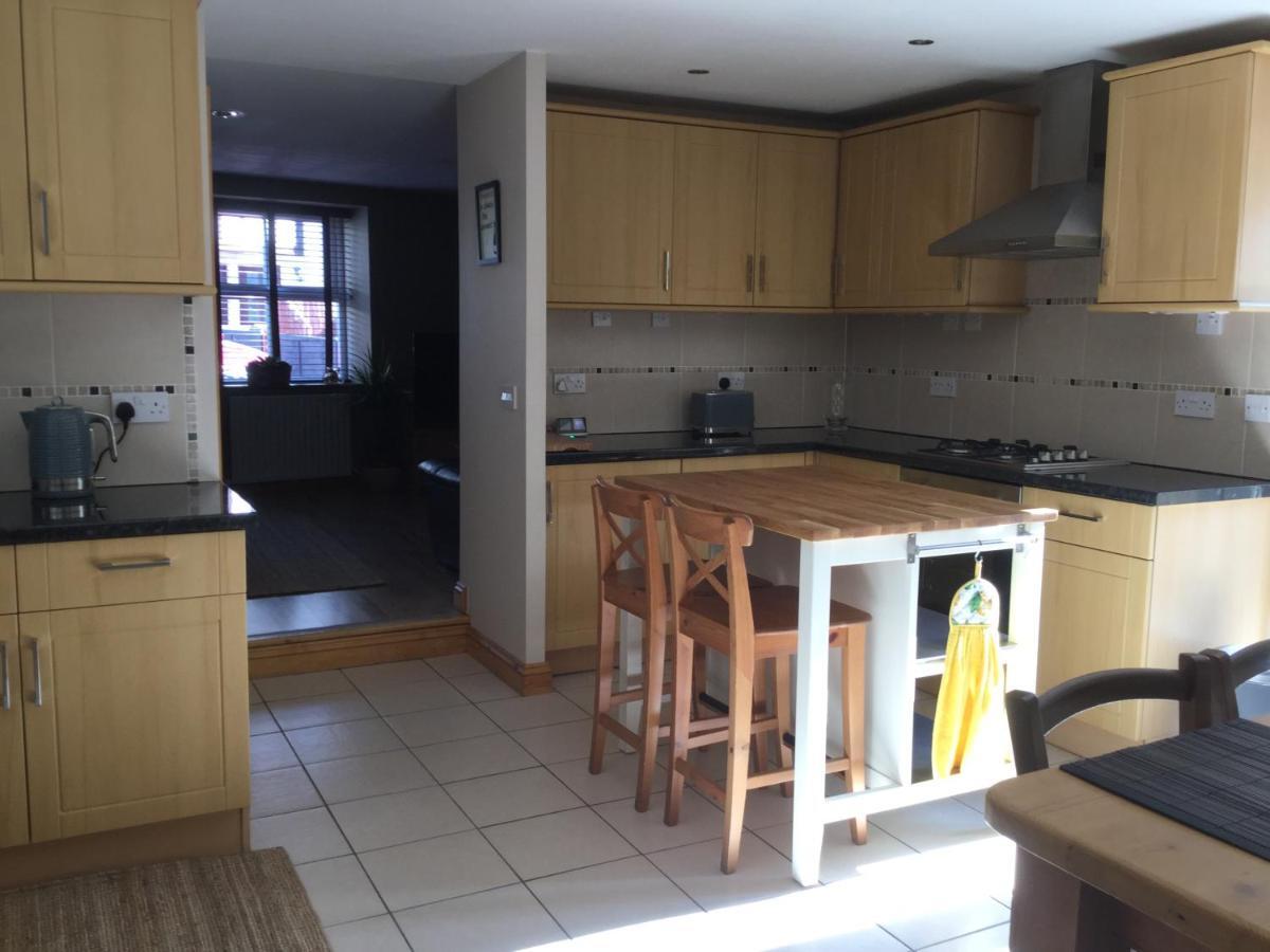 6 Beili Priory Apartman Abergavenny Kültér fotó