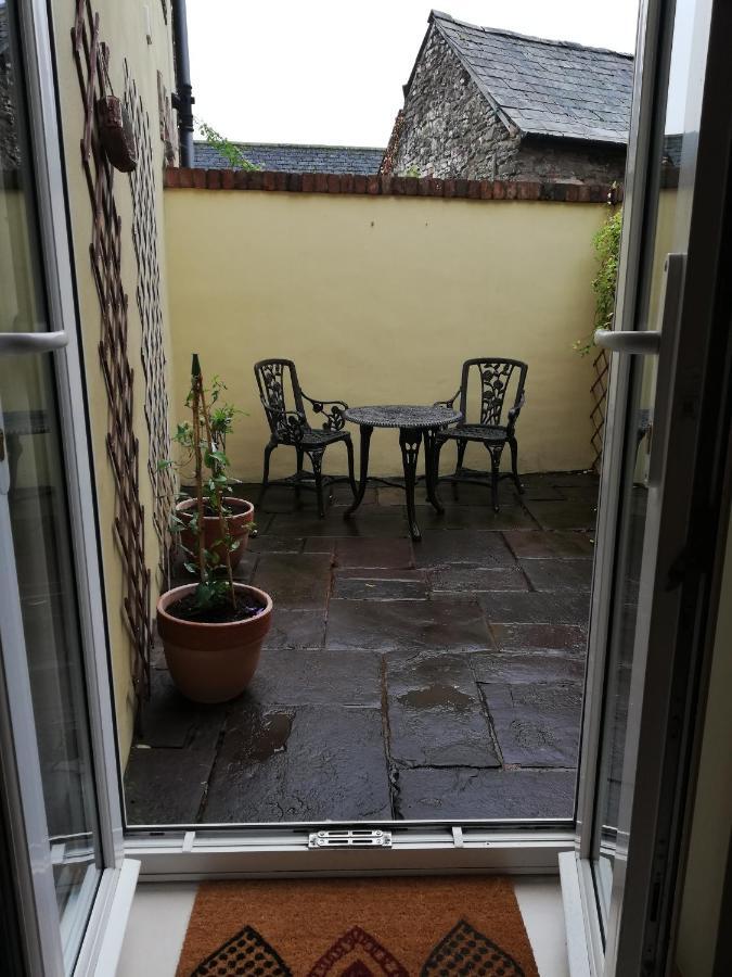 6 Beili Priory Apartman Abergavenny Kültér fotó